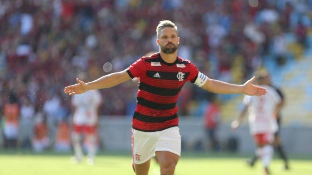 Diego renova contrato com o Flamengo até dezembro de 2020
