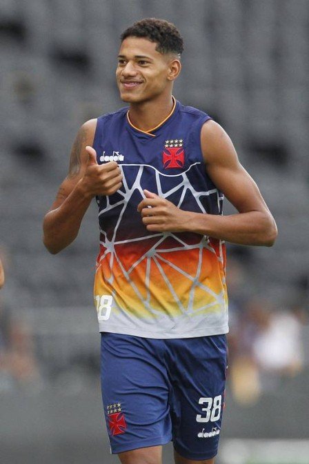Com novo contrato, Marrony é candidato à nova salvação financeira do Vasco
