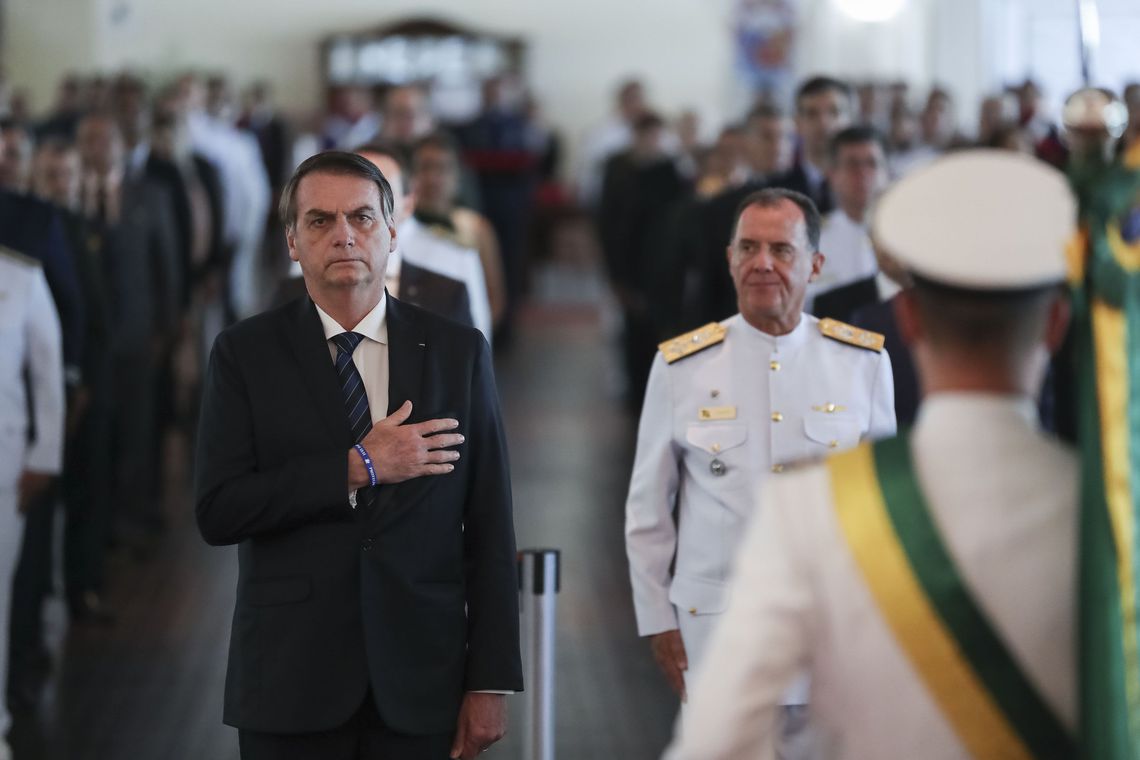 Presidente Bolsonaro diz que governo vai criar cartão-caminhoneiro