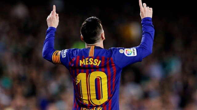 Messi tem show de gala e marca três vezes em goleada do Barcelona por 4 a 1 sobre o Betis