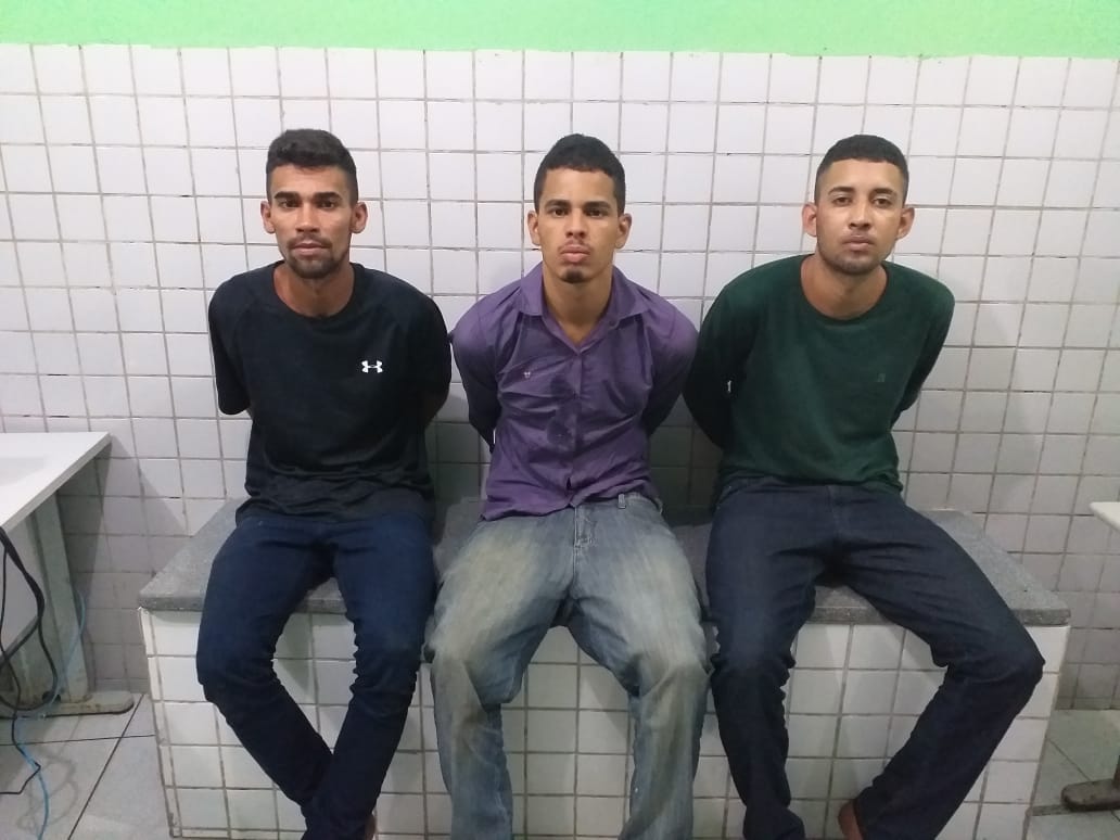 Trio invade residência e faz reféns na zona Leste de Teresina