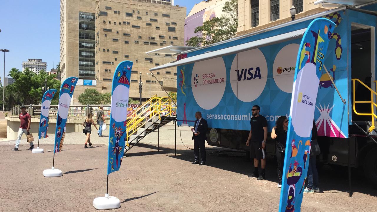 Caminhão itinerante da Serasa chega a Parnaíba levando informações e serviços gratuitos à população