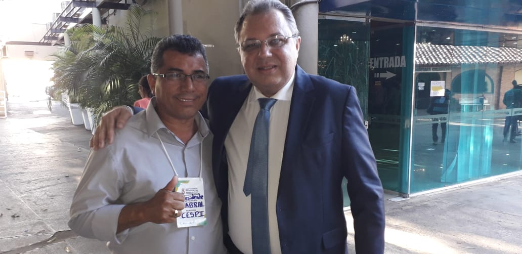 Cabral lidera comitiva para encontro nacional em Brasília