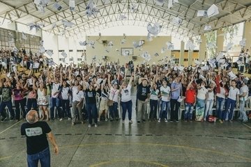 Centenas de alunos participam da revisão Pré-Enem em Parnaíba