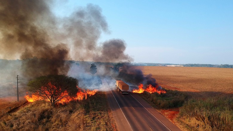 DIA DO FOGO: Grupo no WhatsApp contratou motoqueiros e motosserras para desmatar e incendiar a floresta