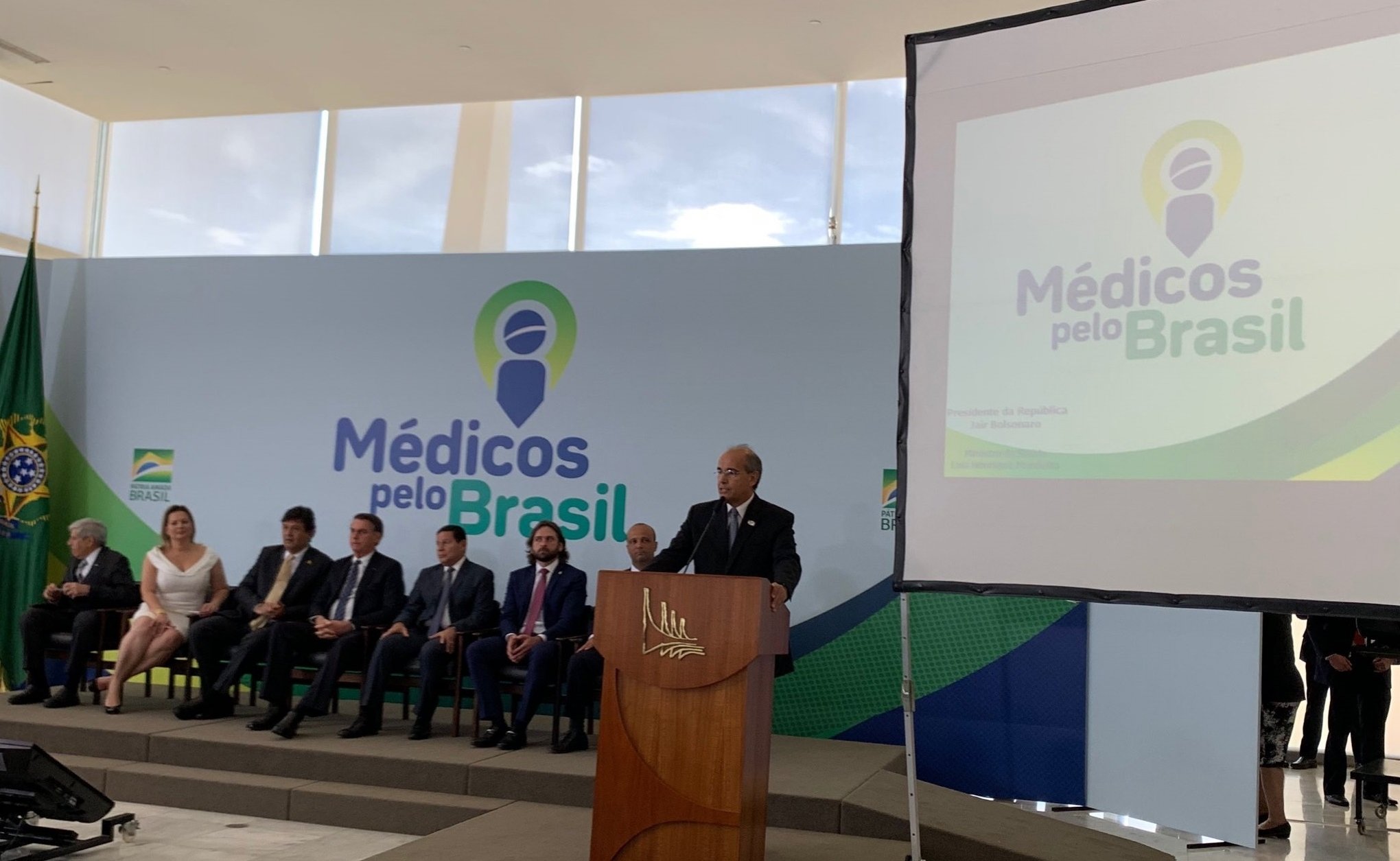 Programa Médicos pelo Brasil vai substituir Mais Médicos