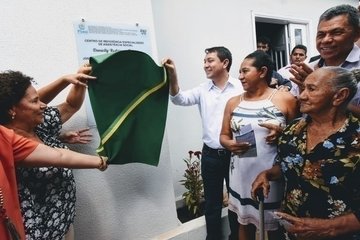 Governadora em exercício Regina Sousa inaugura Creas em Castelo do Piauí