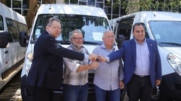 Sesapi entrega veículos a sete municípios do interior do estado