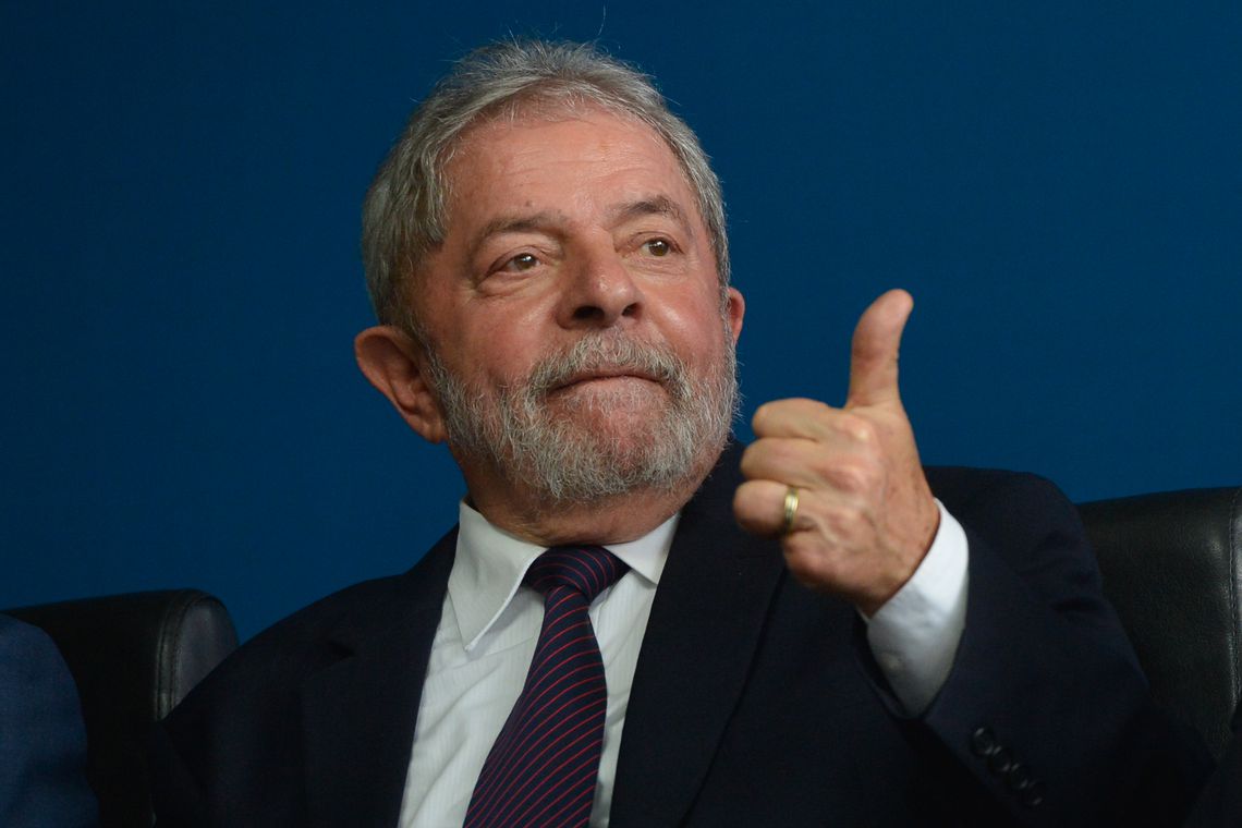 Lava Jato pede à Justiça regime semiaberto para Lula