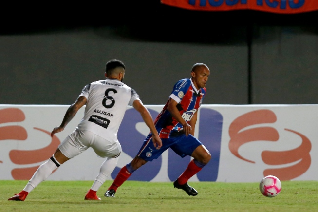 Ceará vira sobre o Bahia no último lance e devolve o Cruzeiro para a zona de rebaixamento