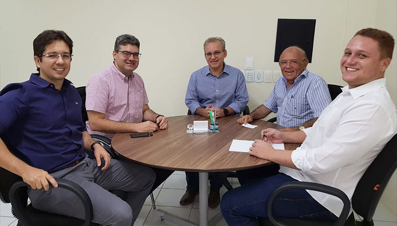 Prefeito Firmino reúne com PSDB para montar chapa proporcional em 2020