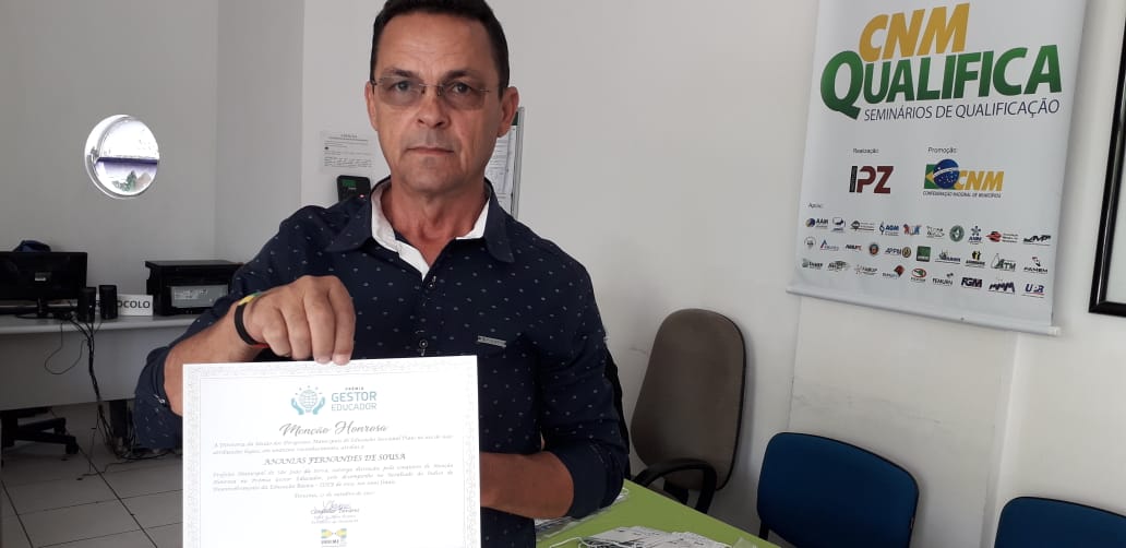 Prefeito de São João da Serra recebe mais um prêmio pela sua boa gestão na educação