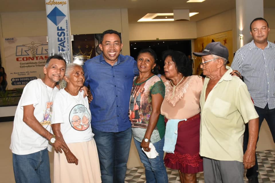 Prefeito Joel participa de ação em homenagem ao Dia do Idoso em Floriano