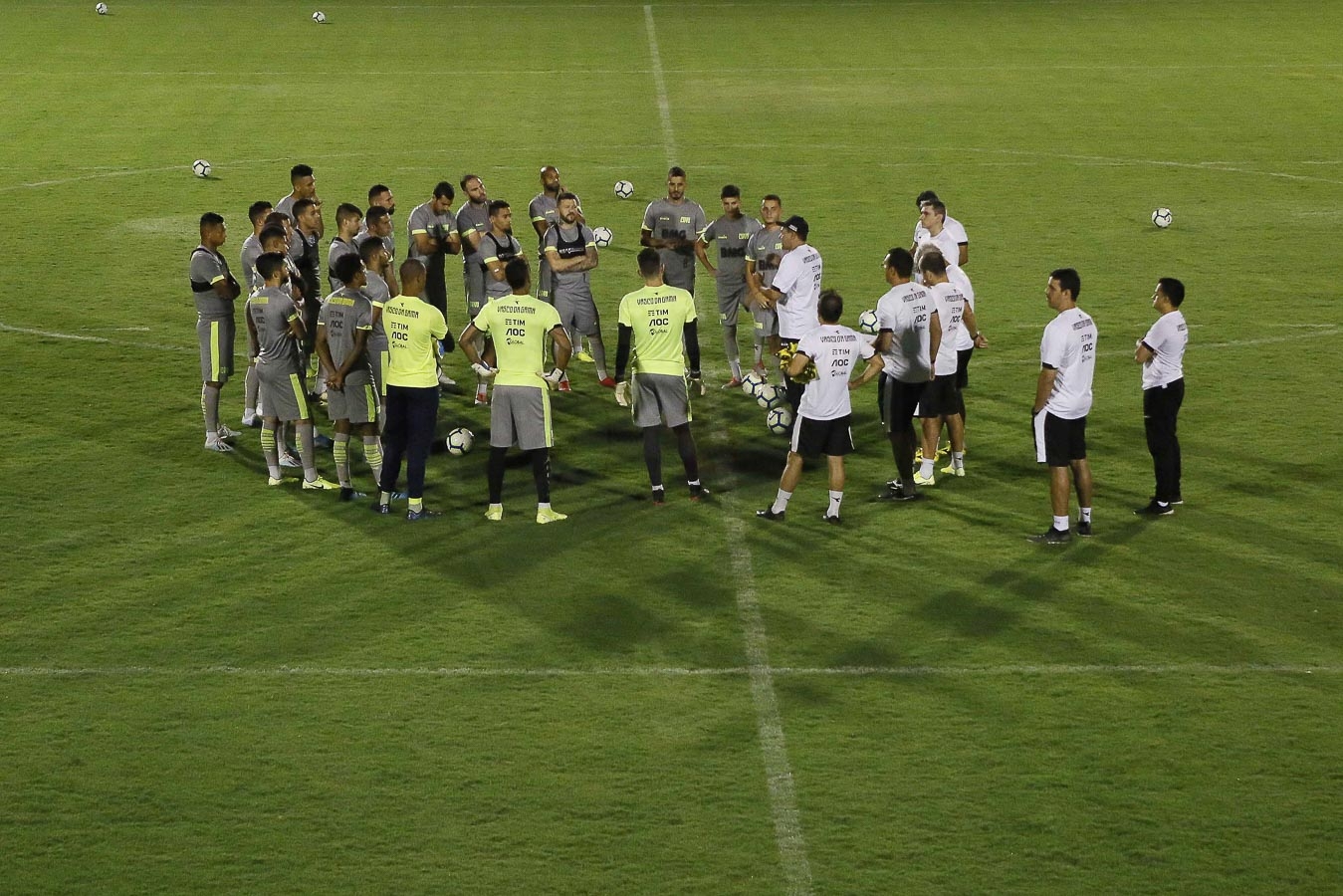 Vasco treina em Fortaleza visando duelo com o Ceará