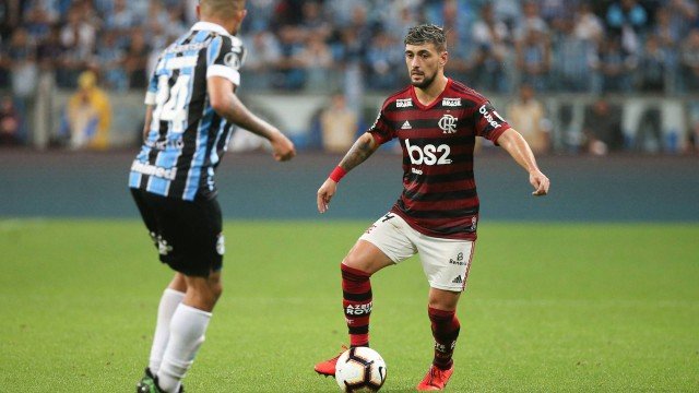 Flamengo perde Arrascaeta, que terá que passar por cirurgia no joelho