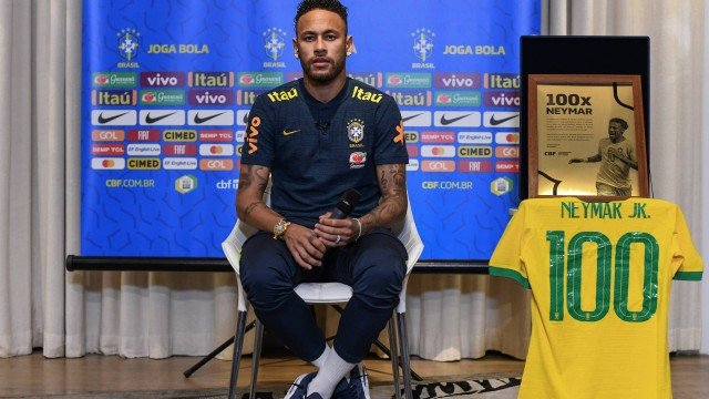 Neymar ganha camisa pelos 100 jogos pela seleção: ‘Sempre fui um dos principais nomes’