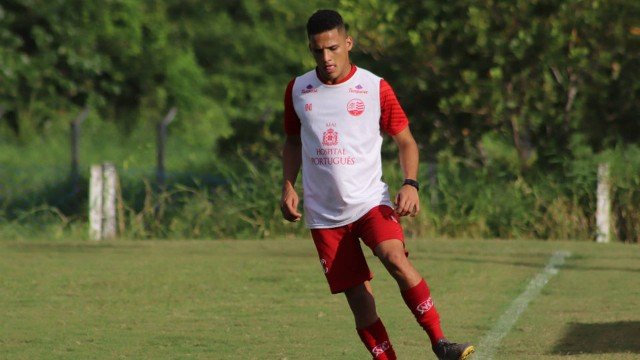 Flamengo contrata o atacante Thiago, do Náutico