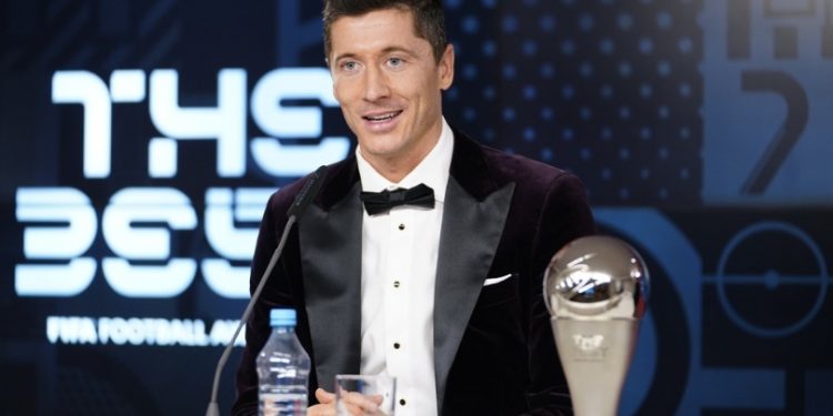 Robert Lewandowski, do Bayern, é eleito o melhor jogador do mundo pela Fifa