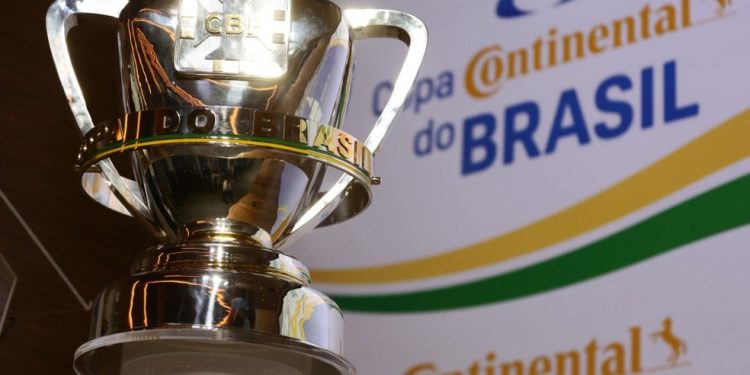 CBF sorteia jogos da primeira fase da Copa do Brasil nesta segunda (17); veja possíveis confrontos