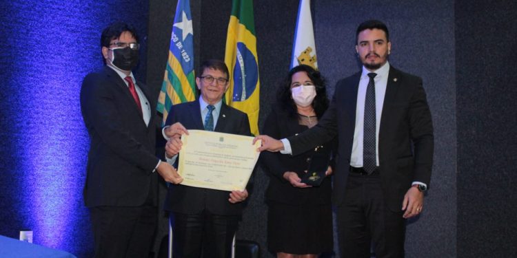 CRECI-PI empossa corretores de imóveis em Teresina