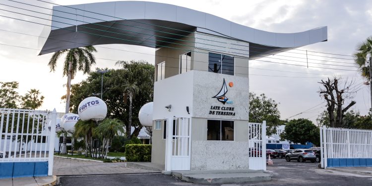 Novo comodoro do Iate Clube de Teresina toma posse