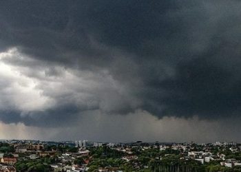 Inmet emite dois alertas para fortes chuvas em grande parte do Piauí durante o carnaval