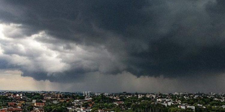 Inmet emite dois alertas para fortes chuvas em grande parte do Piauí durante o carnaval