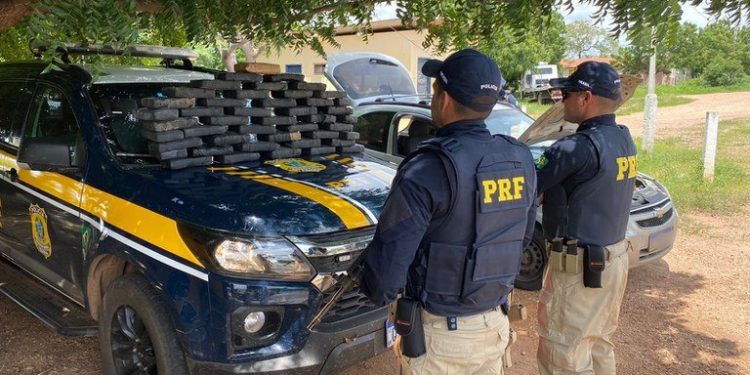 PRF apreende 45 tabletes de cocaína avaliados em quase R$ 10 milhões no PI