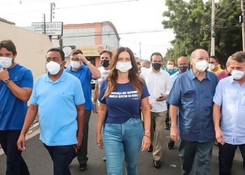 Após confirmação como pré-candidato ao Senado, Joel Rodrigues segue caminhada por Teresina