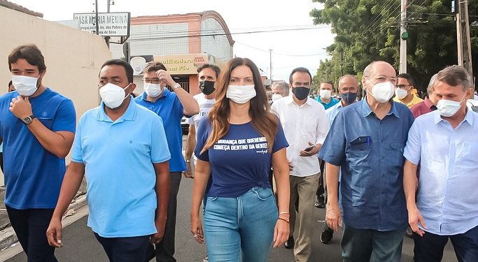 Após confirmação como pré-candidato ao Senado, Joel Rodrigues segue caminhada por Teresina