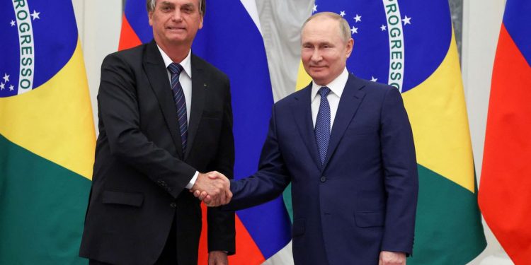 Presidente Bolsonaro diz que conversa com Putin foi “profícua”