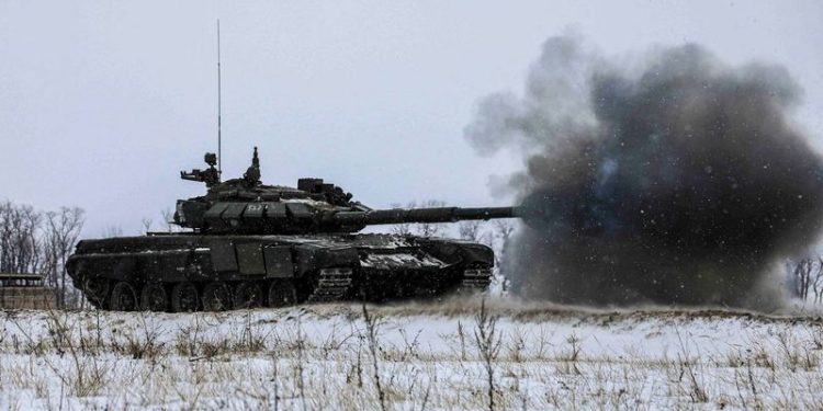 Rússia inicia operação de invasão à Ucrânia; há explosões e movimentação militar em diferentes cidades