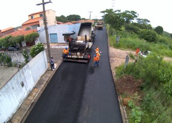 SÃO JOÃO DA SERRA Parceria entre prefeitura e Governo do Estado garantem asfalto em ruas