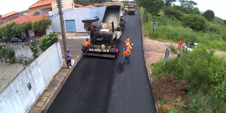 SÃO JOÃO DA SERRA Parceria entre prefeitura e Governo do Estado garantem asfalto em ruas
