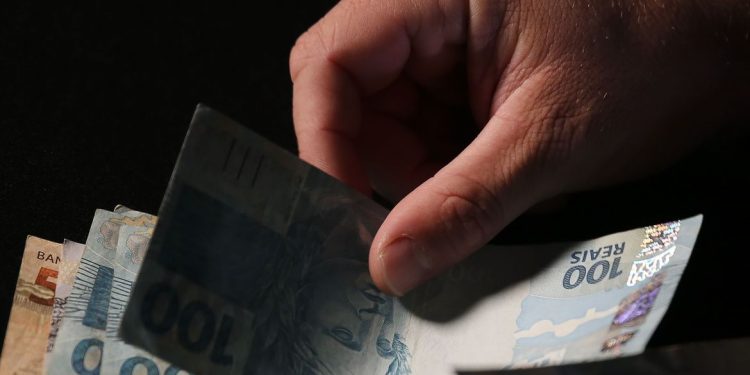 Atividade econômica cresce 4,5% em 2021, diz Banco Central