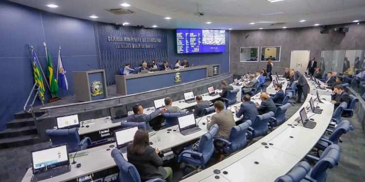 Crise nos transpores públicos: Vereadores cobram atitudes para resolver a situação