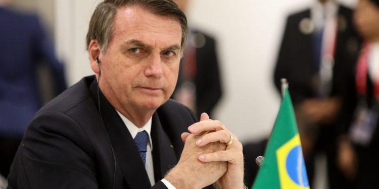 Presidente Bolsonaro é hospitalizado novamente em Brasília