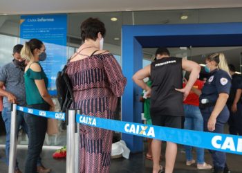 Quase metade de bancários da Caixa que contraiu Covid acredita ter se contaminado no trabalho