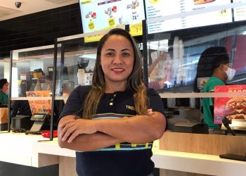 Programas de desenvolvimento promovem a ascensão profissional e pessoal de mulheres