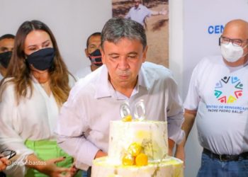 Governador W.Dias comemora aniversário em Centro Social e pede doações como presente
