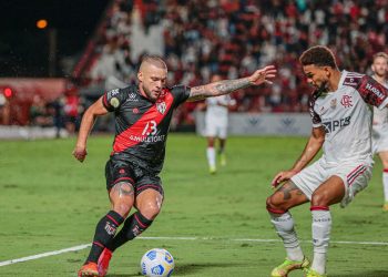 Pressionado pela torcida Flamengo enfrenta o Atlético-GO neste sábado (9), na abertura do Brasileirão