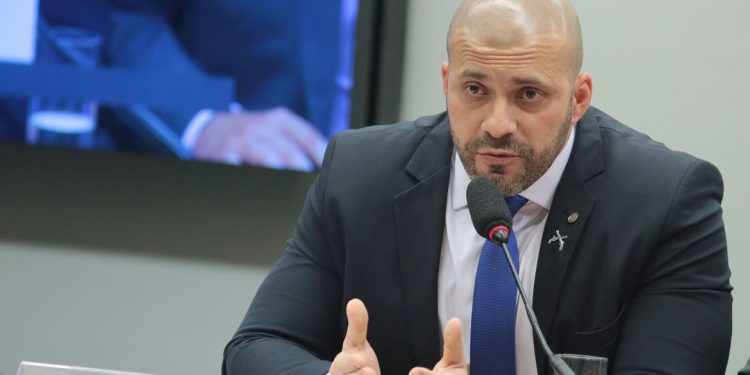 Presidente Bolsonaro concede indulto a deputado federal Daniel Silveira