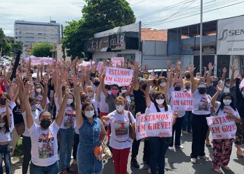 Sindicato dos professores do Estado entra na Justiça contra corte de ponto dos grevistas