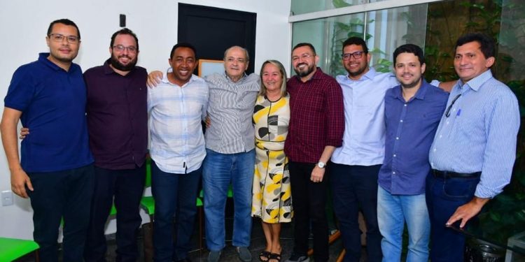 Padre Walmir, ex-prefeito de Picos pelo PT, anuncia apoio a Silvio e Joel