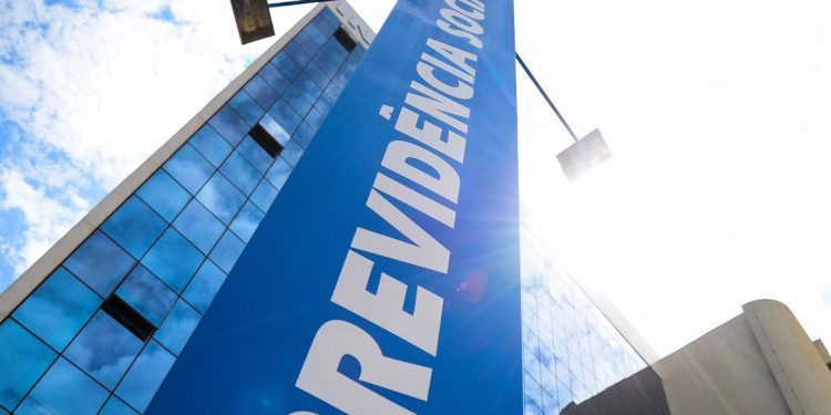 INSS paga a segunda parcela do 13º salário a partir desta quarta(25)