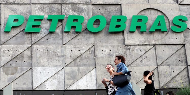Petrobras surpreende com lucro de R$ 44,5 bi no 1º trimestre de 2022