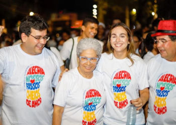 Rafael Fonteles participa, em clima de fé, da Caminhada da Fraternidade
