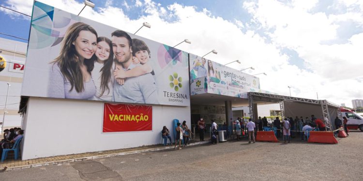 Teresina Shopping será mais um lugar de vacina contra a covid-19 e influenza (gripe) na sexta (17) e sábado (18)