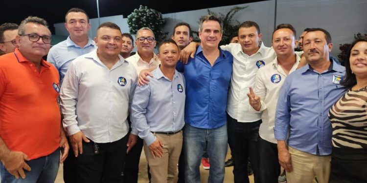 Prefeito de Pajeú, vice-prefeito e sete vereadores anunciam adesão a Silvio Mendes