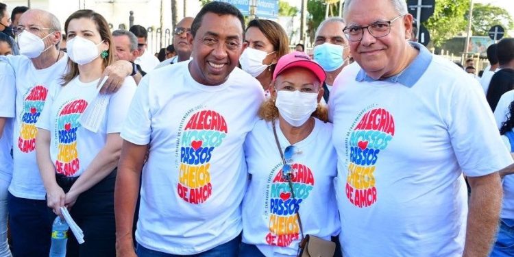 Joel destaca carinho da população ao participar da Caminhada da Fraternidade